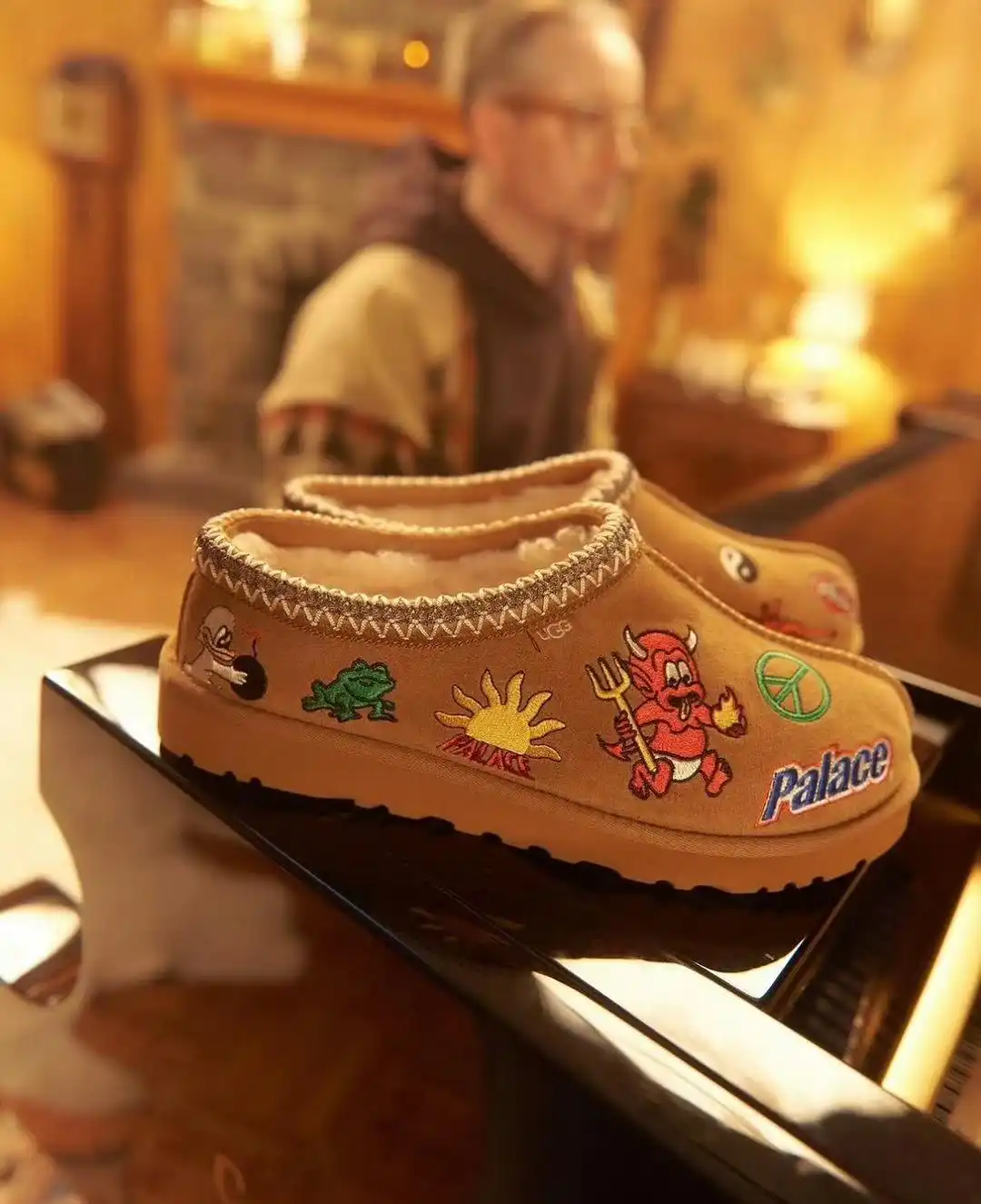 Hedi Slimane Triomphe耳机_CELINE Triomphe耳罩式耳机_耳罩式耳机