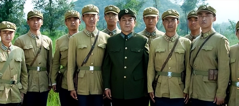 55式军衔标志_55式军服穿帮镜头_军事题材影视作品军服错误