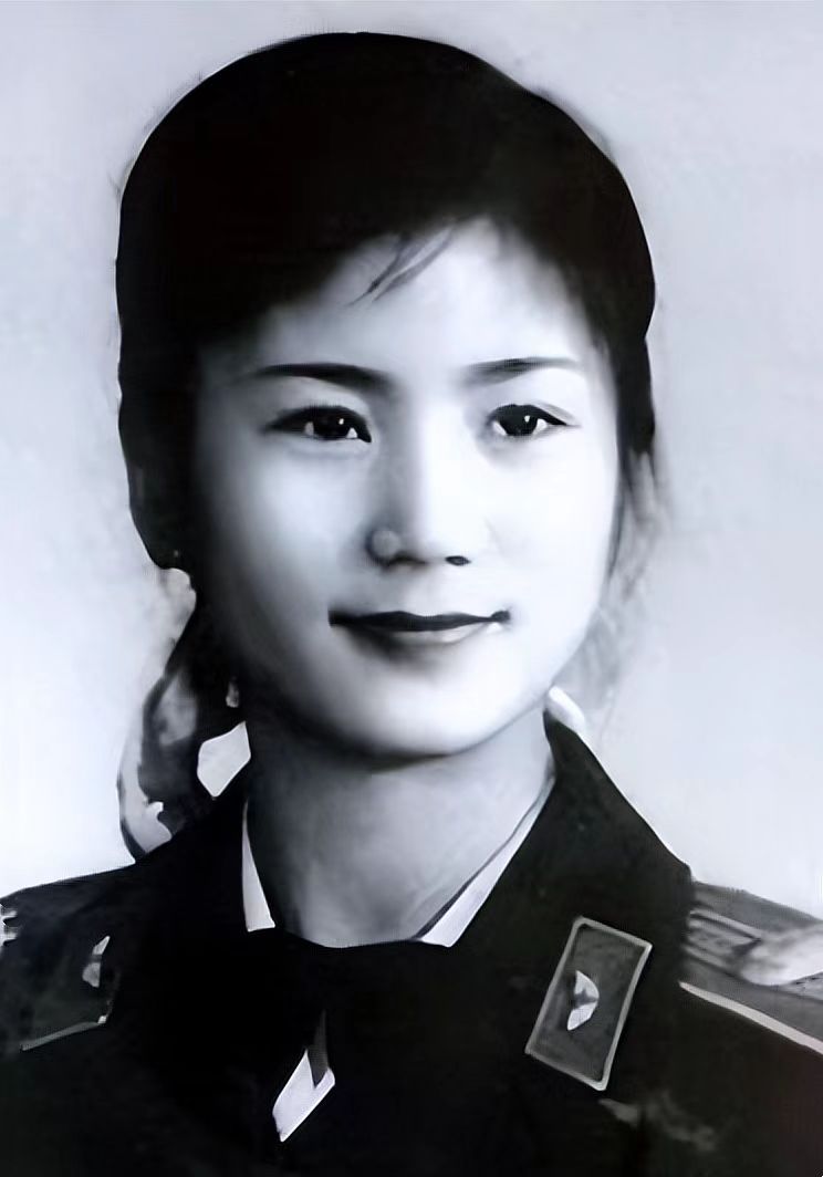 55式军服穿帮镜头_军事题材影视作品军服错误_55式军衔标志