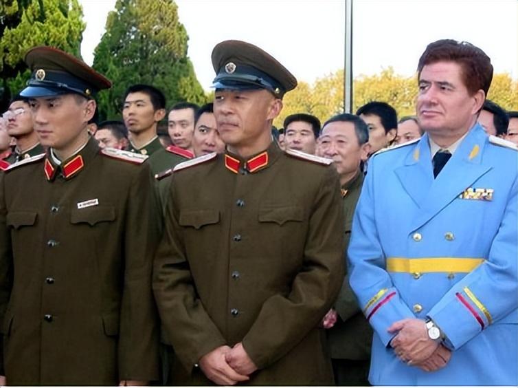 55式军衔标志_军事题材影视作品军服错误_55式军服穿帮镜头