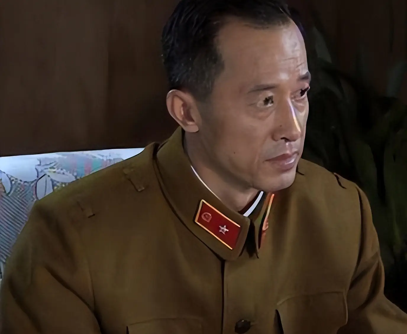 军事题材影视作品军服错误_55式军服穿帮镜头_55式军衔标志