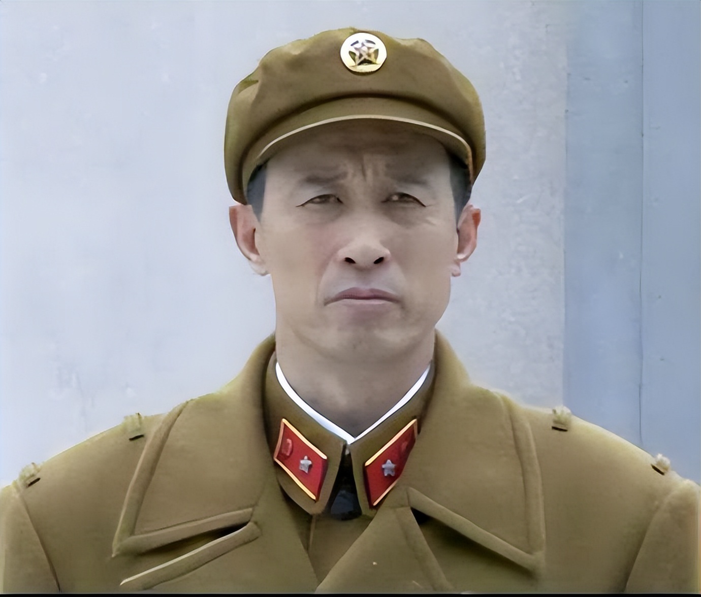 55式军服穿帮镜头_55式军衔标志_军事题材影视作品军服错误