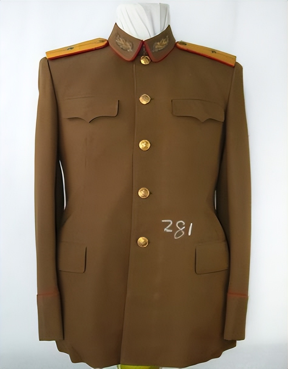 55式军服穿帮镜头_55式军衔标志_军事题材影视作品军服错误