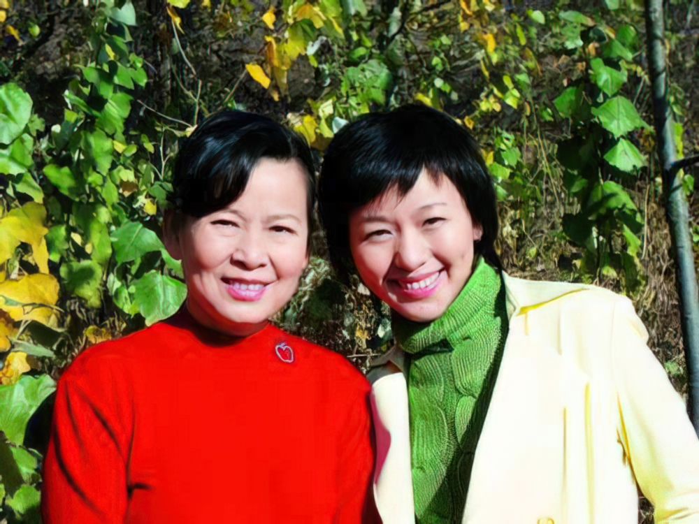 欧阳夏丹 央视离职原因 欧阳夏丹近况_紧身裤两会欧阳夏丹