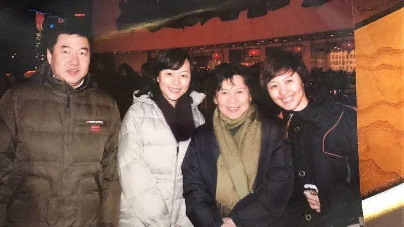 欧阳夏丹 央视离职原因 欧阳夏丹近况_紧身裤两会欧阳夏丹