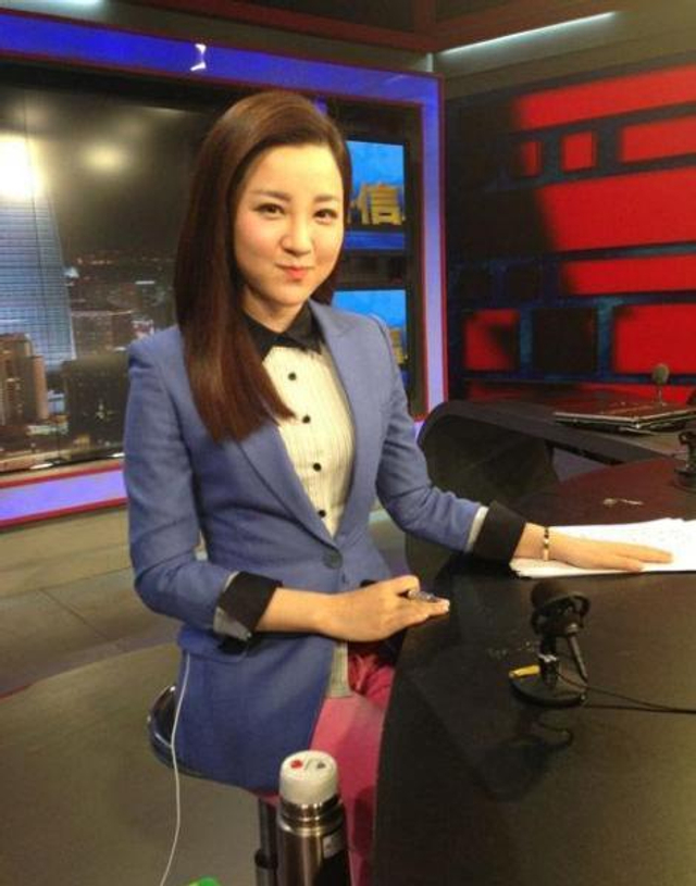 央视财经频道主持人介绍_中央2台财经频道装修_央视财经频道女主播名单