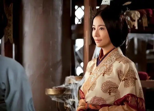 刘秀的皇后_刘秀立后风波郭家助力_东汉刘秀郭圣通阴丽华皇后之争