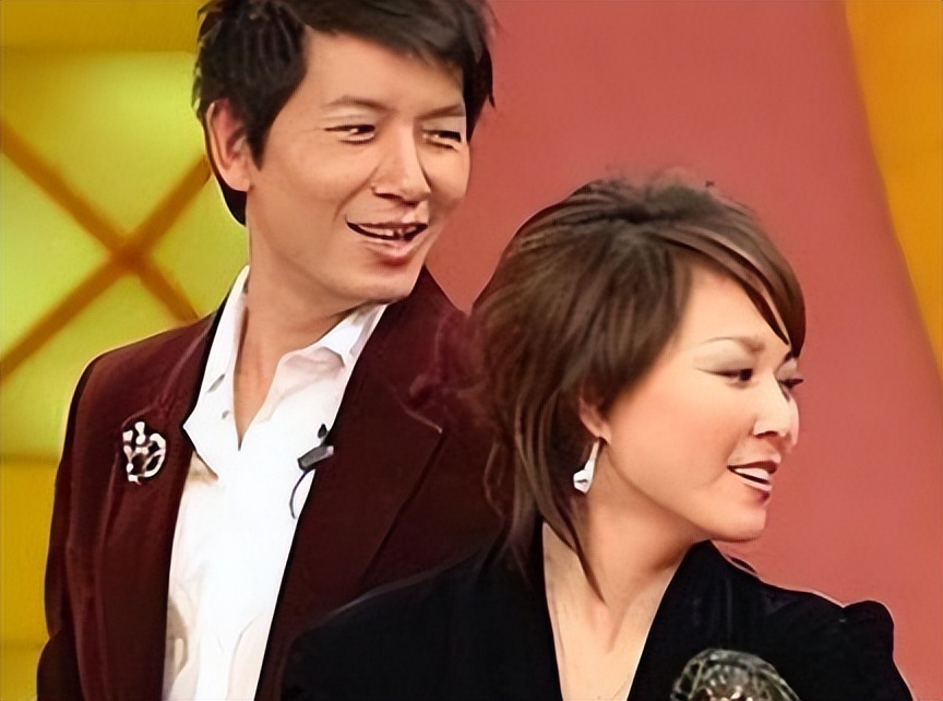 戴军与何炅关系破裂原因_何炅老婆是谁啊_戴军何炅感情纠葛