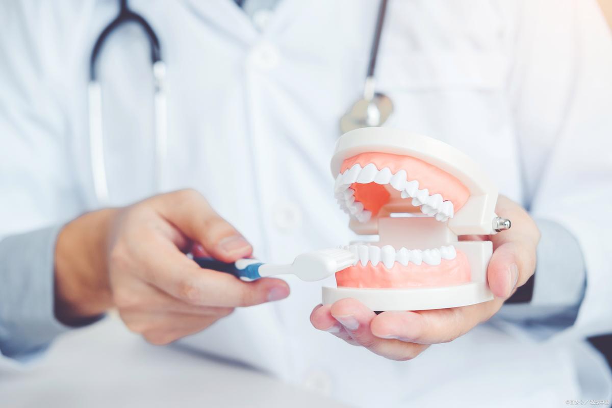 牙齿变色神经死了没有_牙龈反复出血警惕癌症_牙齿异常预示癌症