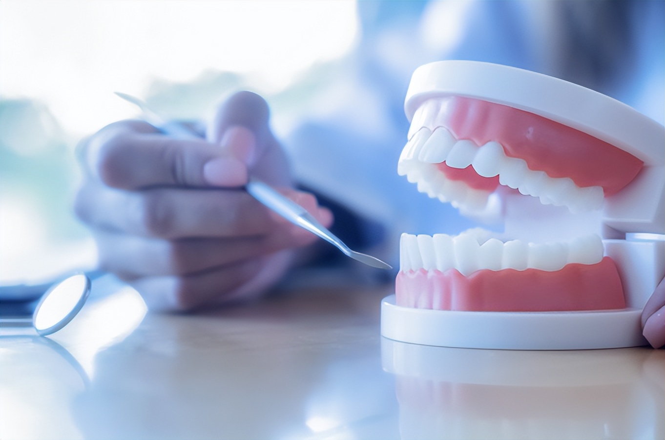 牙龈溃疡不愈癌症征兆_牙齿松动牙龈出血癌症信号_牙齿变色神经死了没有