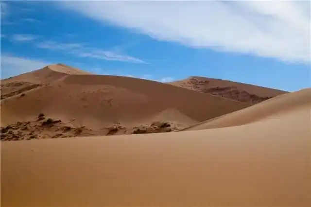 阿拉善巴丹吉林沙漠景点介绍_巴丹吉林沙漠旅游_巴丹吉林沙漠旅游攻略