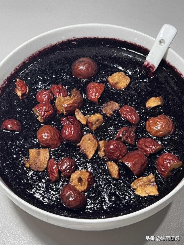 头发软稀少怎么办食补可以么_黑豆桑葚红枣黑米食谱_黑豆桑葚红枣黑米防脱生发