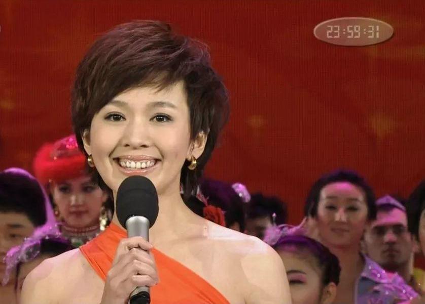 欧阳夏丹个人图片库_欧阳夏丹央视主持人生涯经历_欧阳夏丹放弃央视工作陪伴病母原因