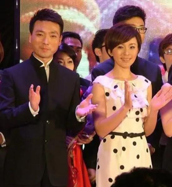 欧阳夏丹个人图片库_欧阳夏丹放弃央视工作陪伴病母原因_欧阳夏丹央视主持人生涯经历