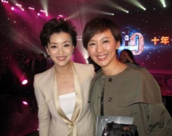 欧阳夏丹放弃央视工作陪伴病母原因_欧阳夏丹央视主持人生涯经历_欧阳夏丹个人图片库