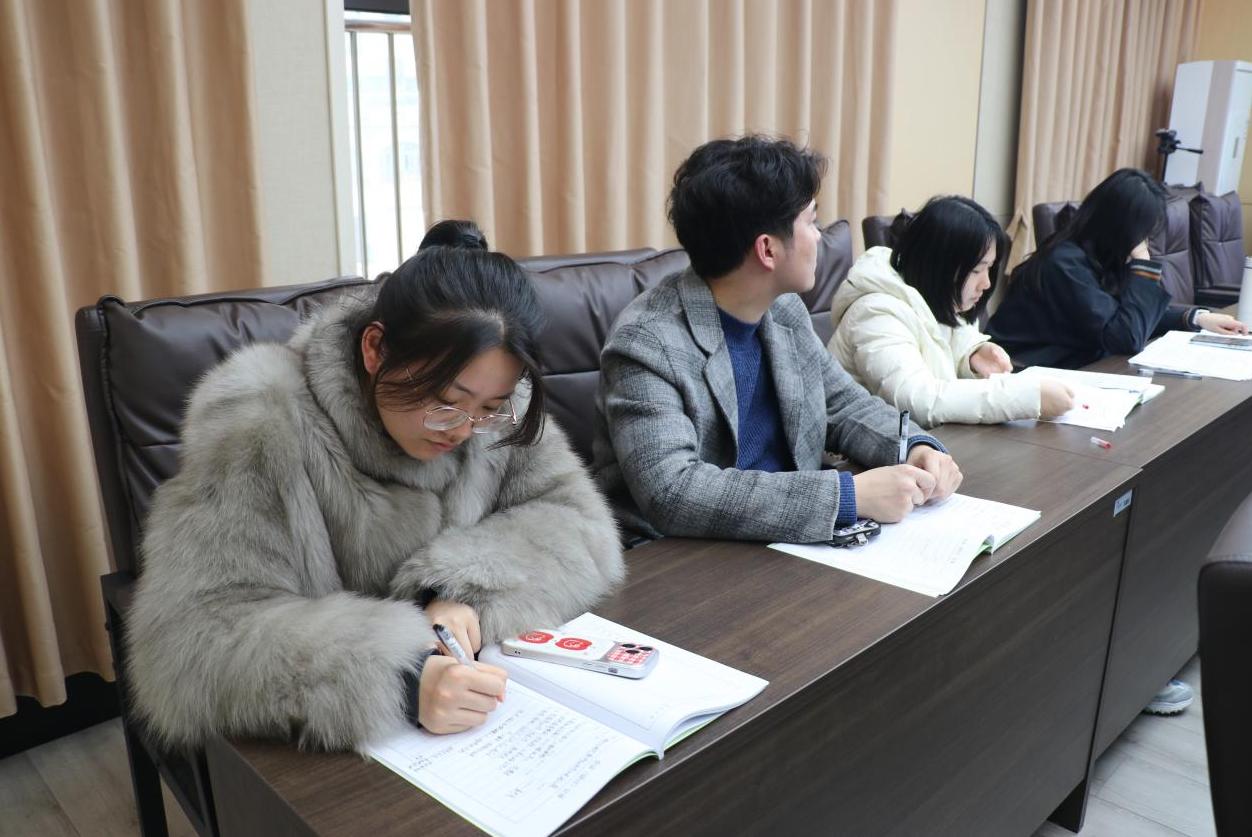 教学案例格式_做有生命力的德育_班主任基本功之论文写作