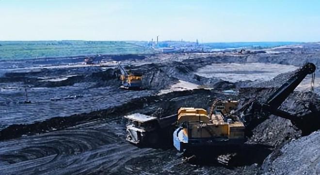 中国页岩油产业发展现状与挑战_页岩油开发美国与中国对比_美国页岩油储量