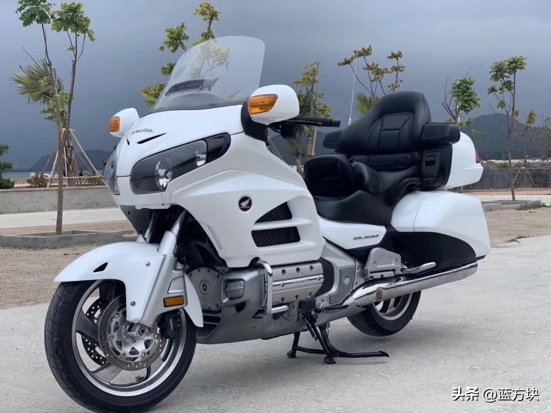 本田大金翼_本田金翼GL1800 豪华摩旅车_本田金翼车主 情怀与经济实力