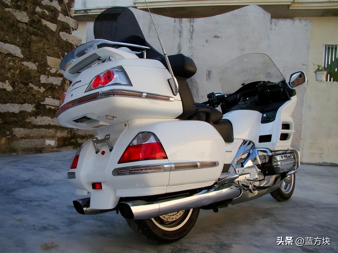 本田金翼GL1800 豪华摩旅车_本田大金翼_本田金翼车主 情怀与经济实力