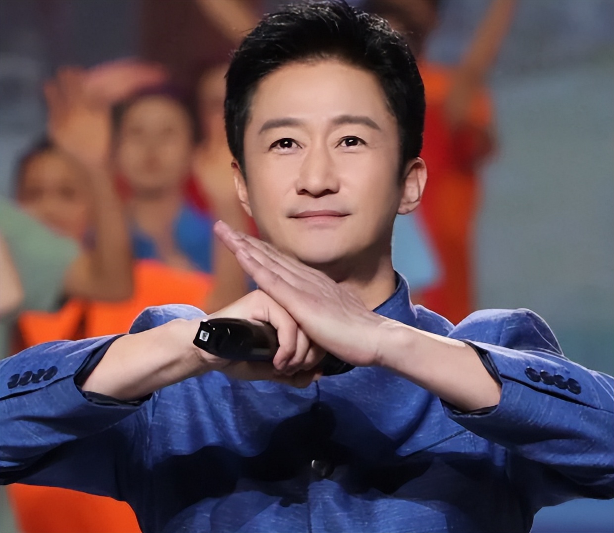 吴京镖人水肿_狼牙吴京做菜_吴京拼命拍戏累垮