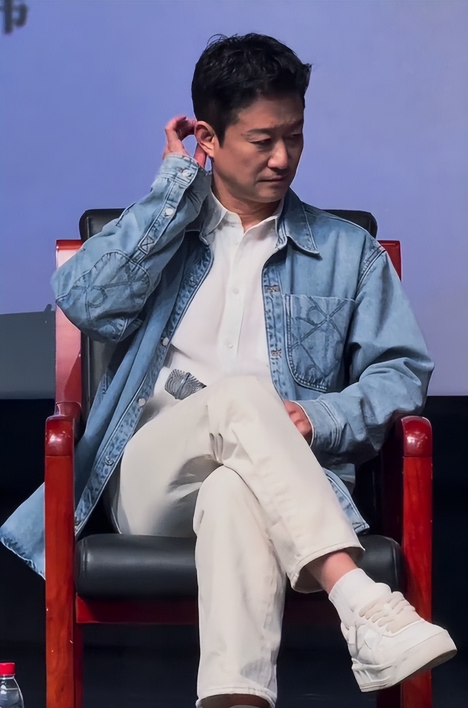 狼牙吴京做菜_吴京镖人水肿_吴京拼命拍戏累垮