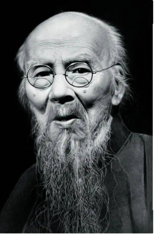 齐白石的松柏高立图_百年巨匠艺术大展_齐白石最大尺幅作品