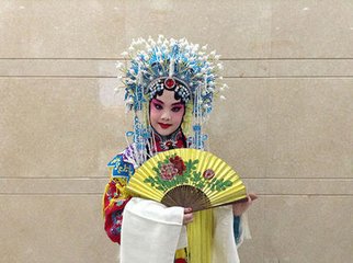 胡文阁梅葆玖弟子_巴特尔梅派第四代传人_胡文阁的徒弟巴特尔