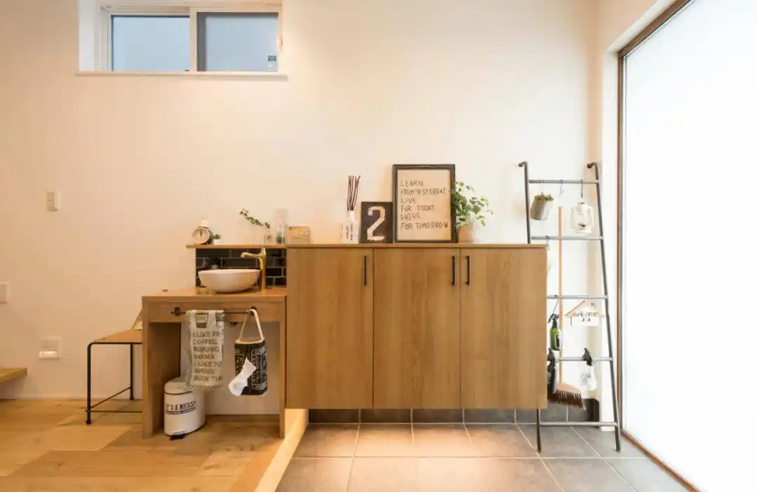 进门换鞋区效果图_门厅收纳_门厅设计