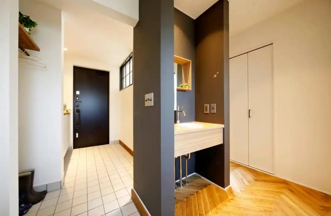 门厅收纳_门厅设计_进门换鞋区效果图