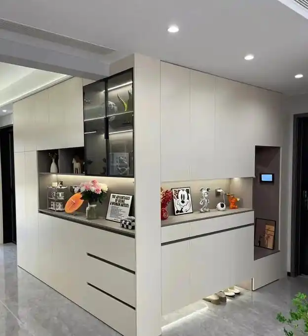 独立玄关鞋柜布置_玄关鞋柜设计_进门换鞋区效果图