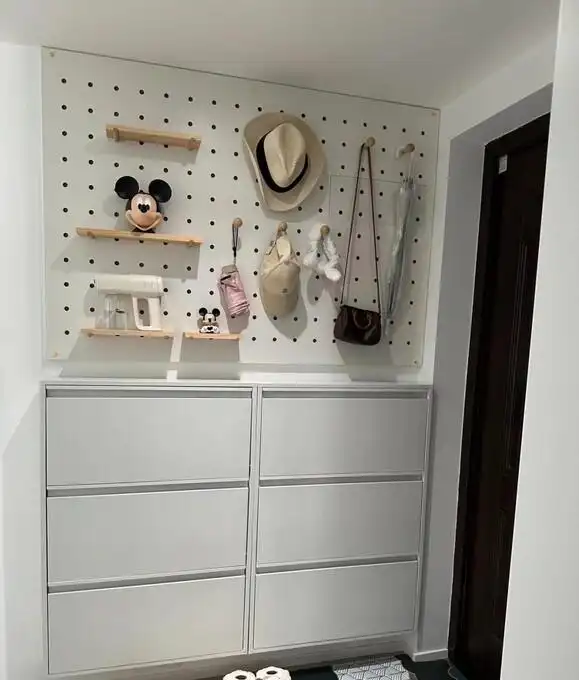 独立玄关鞋柜布置_玄关鞋柜设计_进门换鞋区效果图