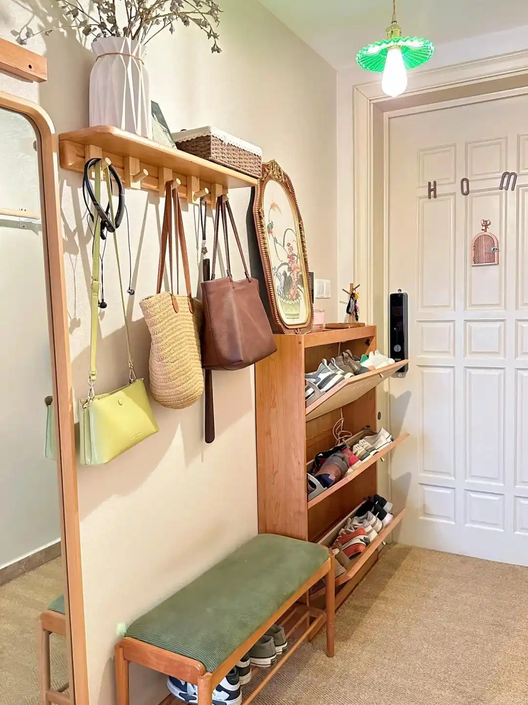 鞋柜设计收纳技巧_门口鞋子乱放问题_进门换鞋区效果图