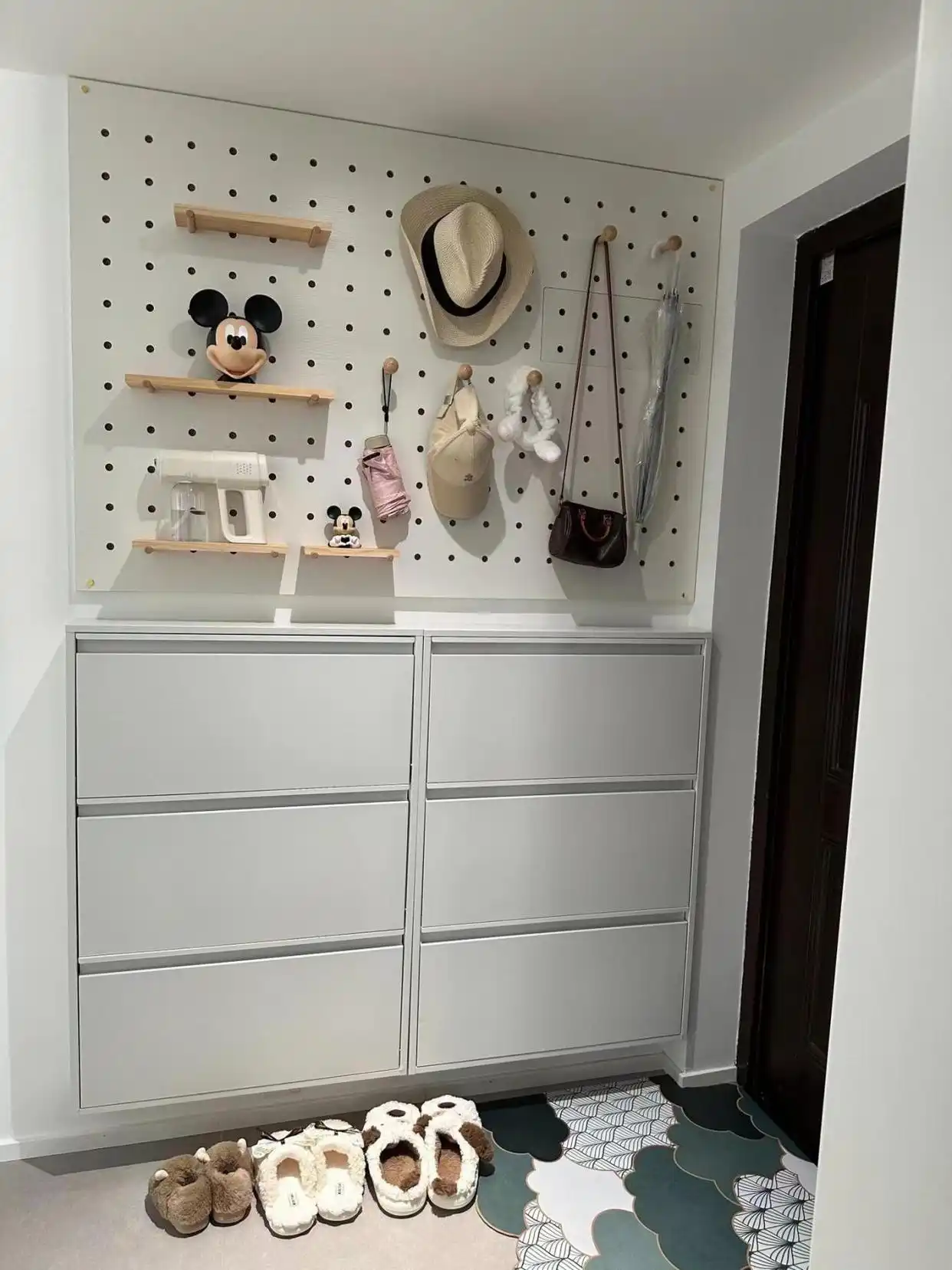 独立玄关鞋柜布局_进门换鞋区效果图_玄关设计鞋柜收纳