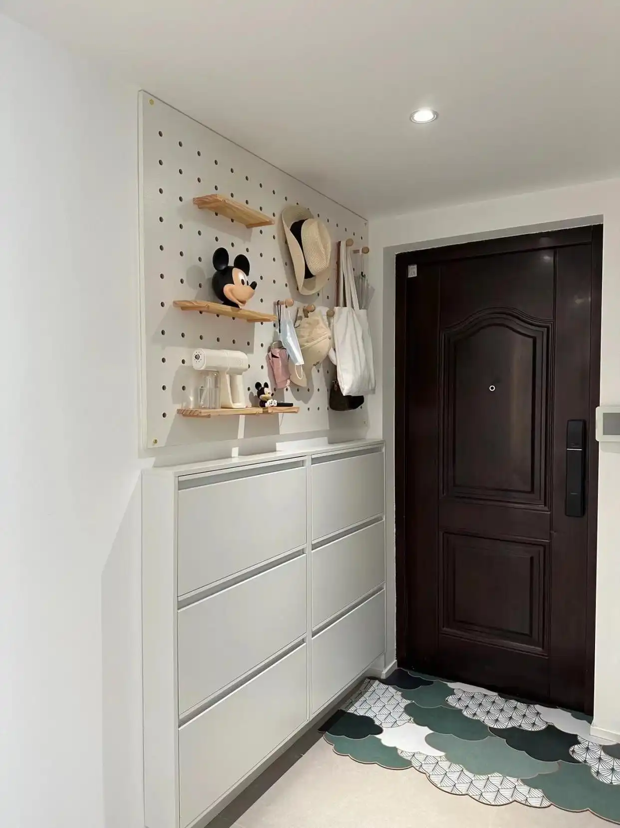 进门换鞋区效果图_独立玄关鞋柜布局_玄关设计鞋柜收纳