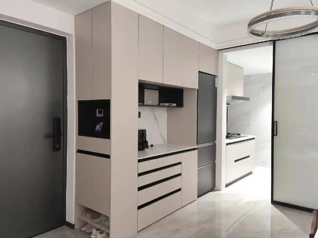 玄关设计鞋柜收纳_进门换鞋区效果图_独立玄关鞋柜布局