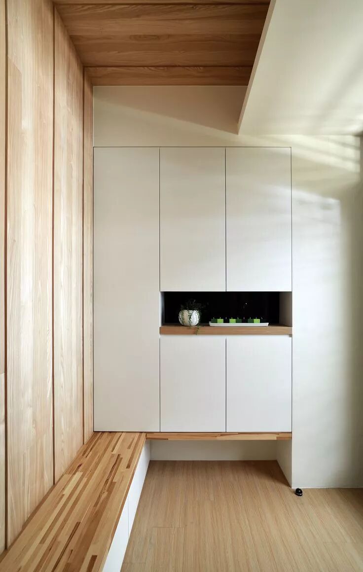 门厅设计_进门换鞋区效果图_嵌入式壁柜门厅收纳