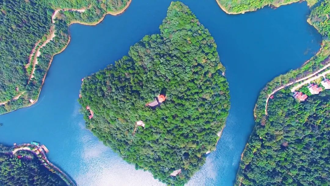 石燕湖玻璃桥丛林穿越游玩项目_长沙石燕湖AAAA级景区_石燕湖生态公园在哪