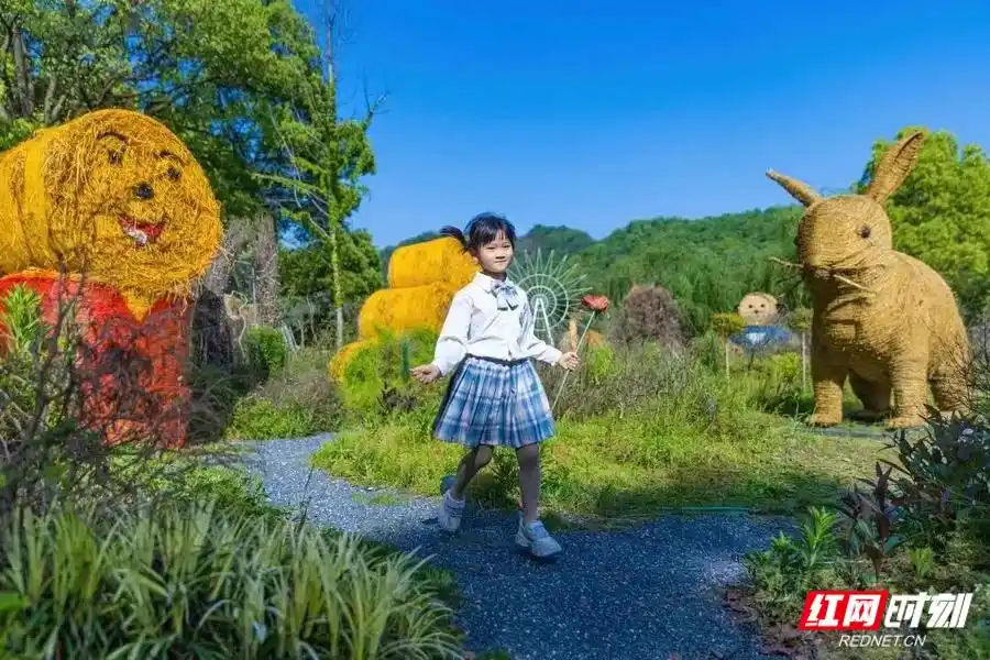 石燕湖巨型稻草人王国_石燕湖生态公园在哪_石燕湖景区露营活动