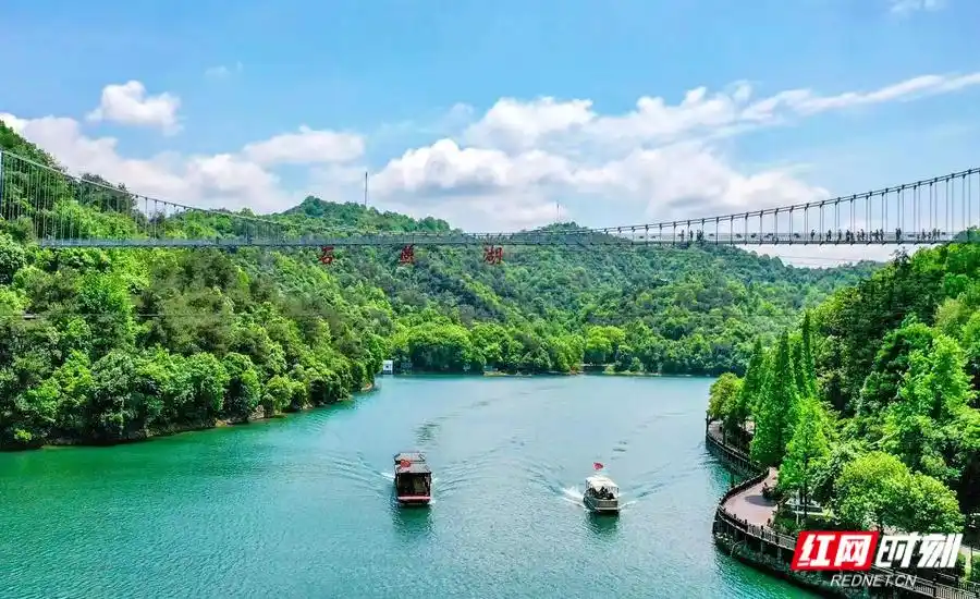 石燕湖景区露营活动_石燕湖生态公园在哪_石燕湖巨型稻草人王国
