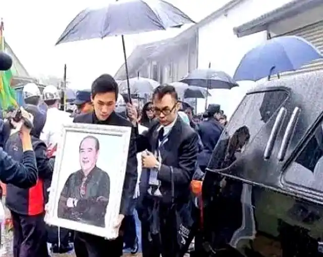 柯俊雄tanggulong_柯俊雄 香港医院去世 冷清葬礼