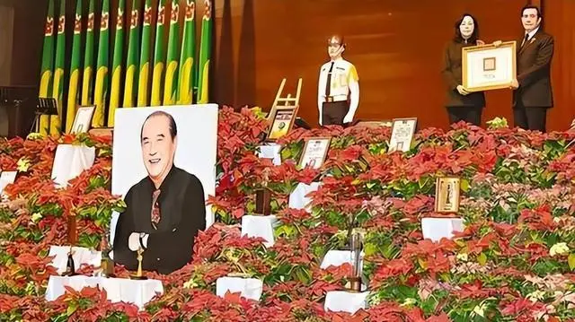 柯俊雄tanggulong_柯俊雄 逼哭舒淇 刘德华