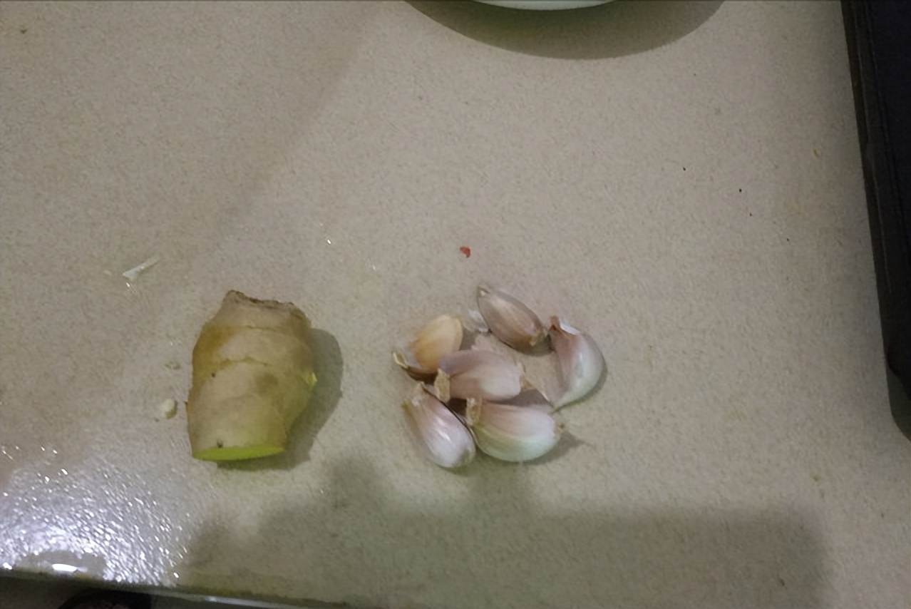 高盐高磷高嘌呤食物伤肾_肾小球硬化多少会肾衰_加工肉制品加速肾损伤