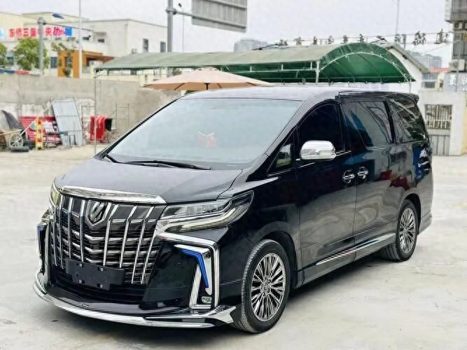 紧凑型MPV双擎混动_全新一代丰田缩小版埃尔法_丰田小商务车