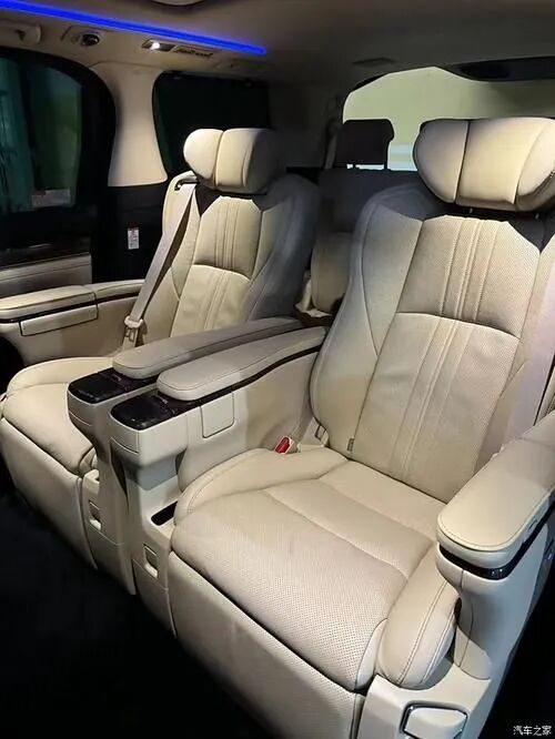 全新一代丰田缩小版埃尔法_紧凑型MPV双擎混动_丰田小商务车