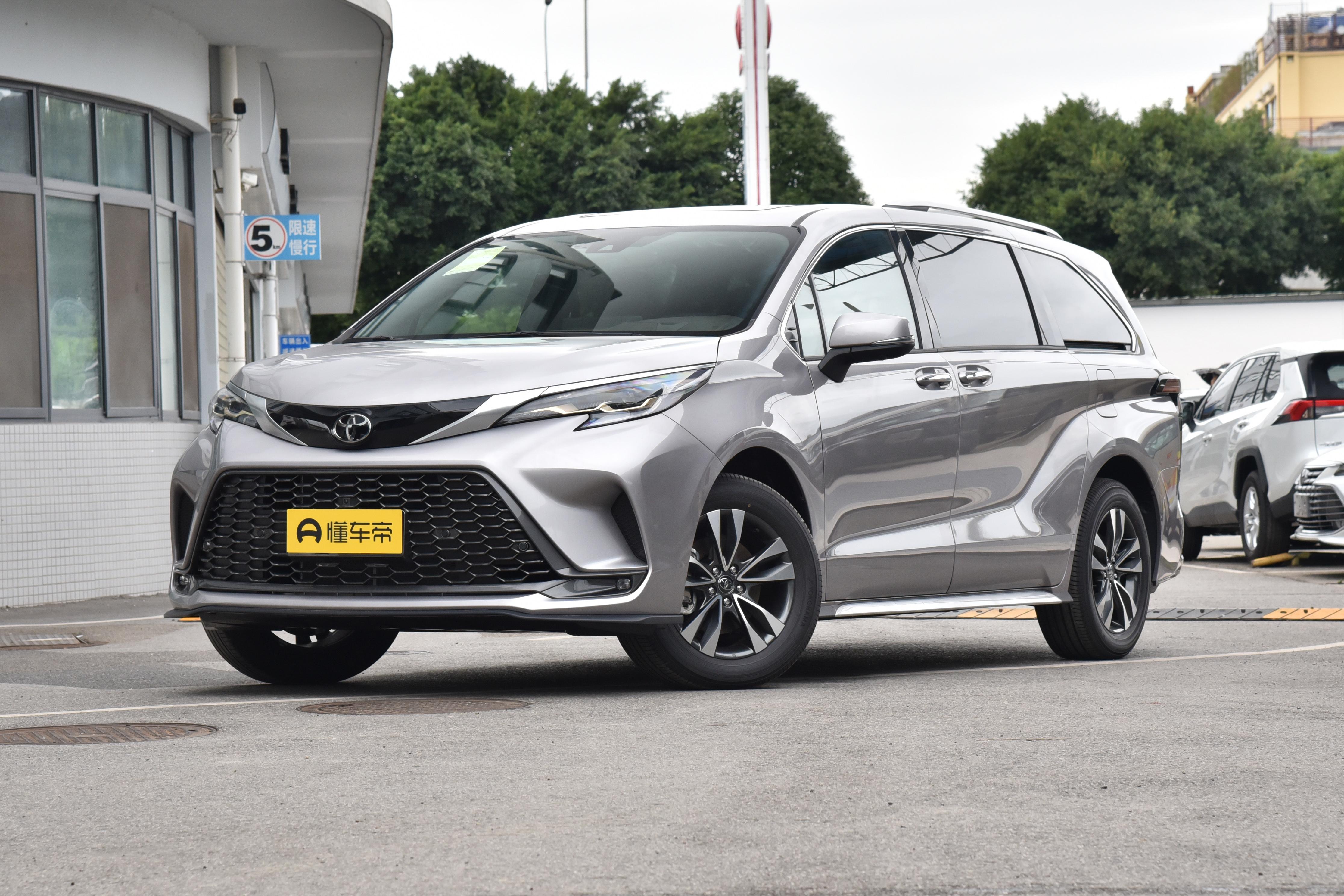 丰田小商务车_一汽丰田格瑞维亚 2026款 智能电混双擎2.5L四驱尊贵PLUS版 _ 丰田MPV 格瑞维亚 外观内饰评测 