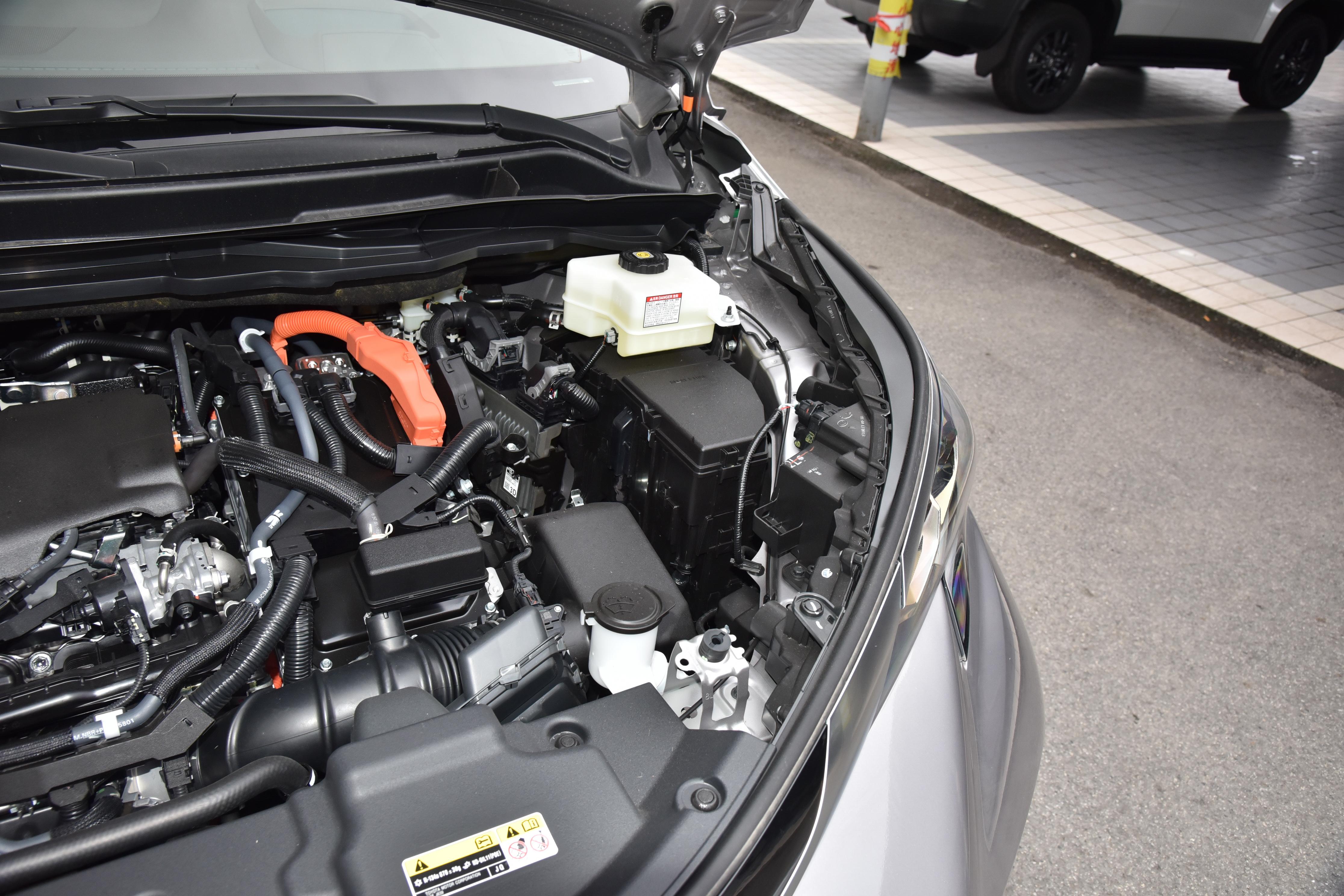 一汽丰田格瑞维亚 2026款 智能电混双擎2.5L四驱尊贵PLUS版 _ 丰田MPV 格瑞维亚 外观内饰评测 _丰田小商务车