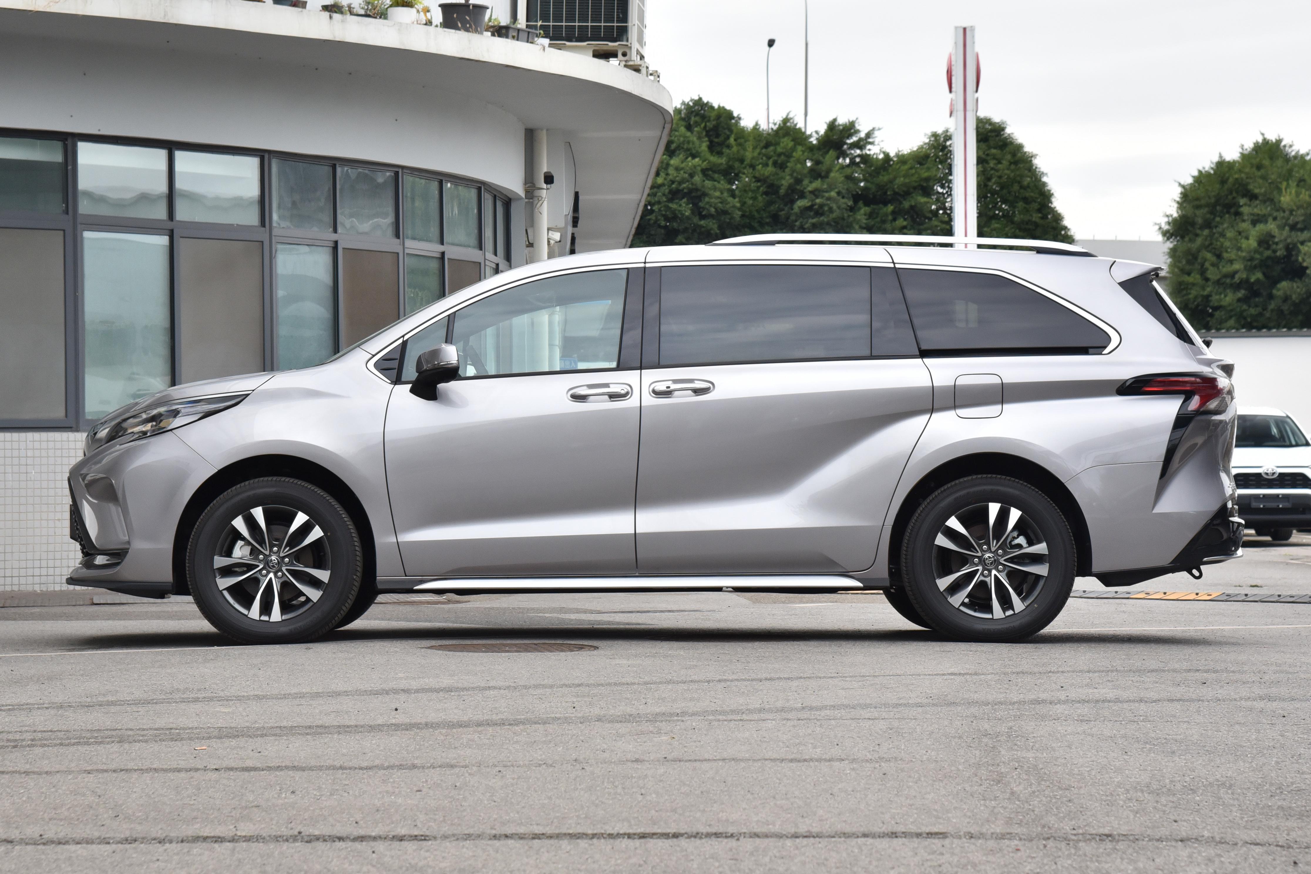 一汽丰田格瑞维亚 2026款 智能电混双擎2.5L四驱尊贵PLUS版 _丰田小商务车_ 丰田MPV 格瑞维亚 外观内饰评测 