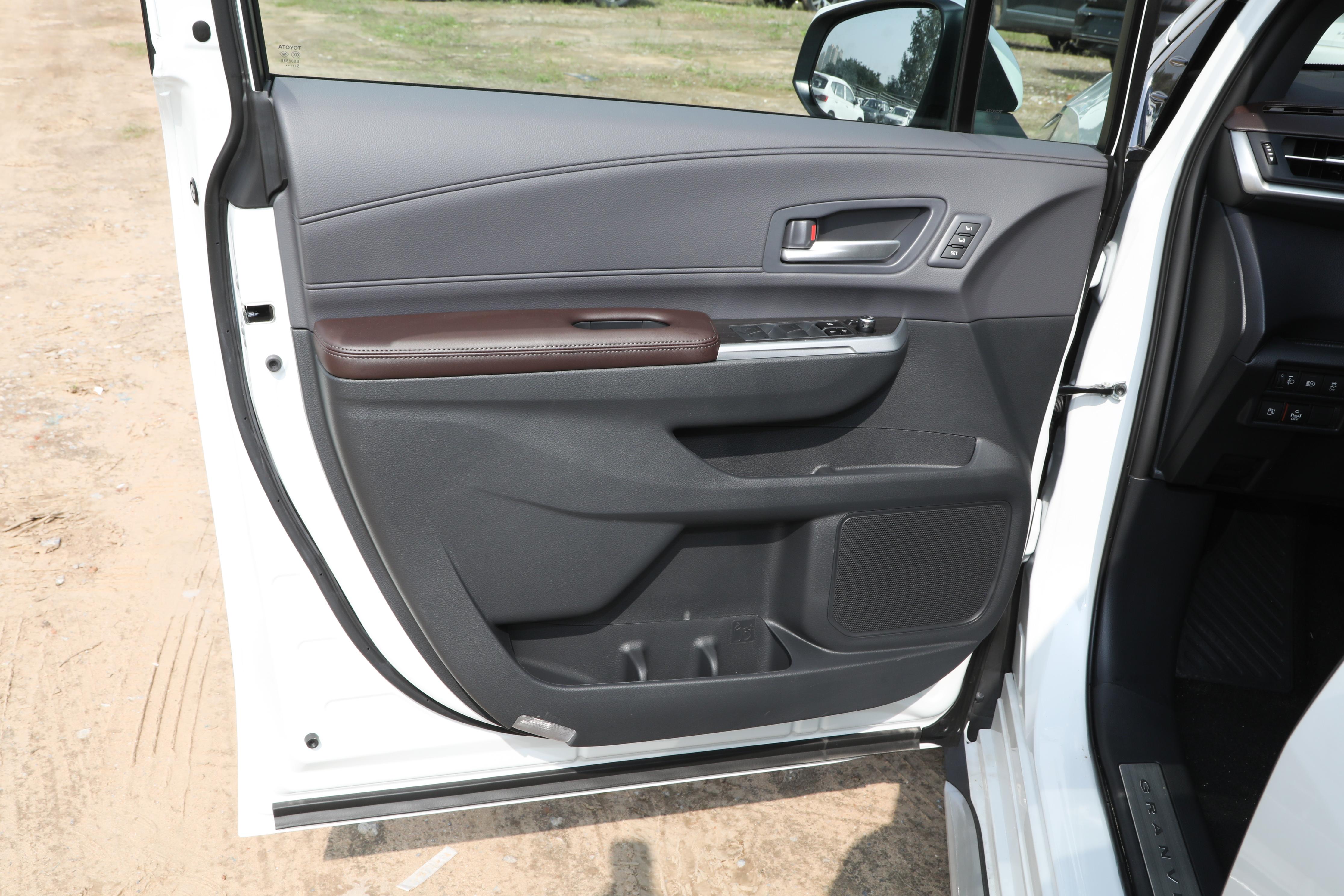  丰田MPV 格瑞维亚 外观内饰评测 _丰田小商务车_一汽丰田格瑞维亚 2026款 智能电混双擎2.5L四驱尊贵PLUS版 