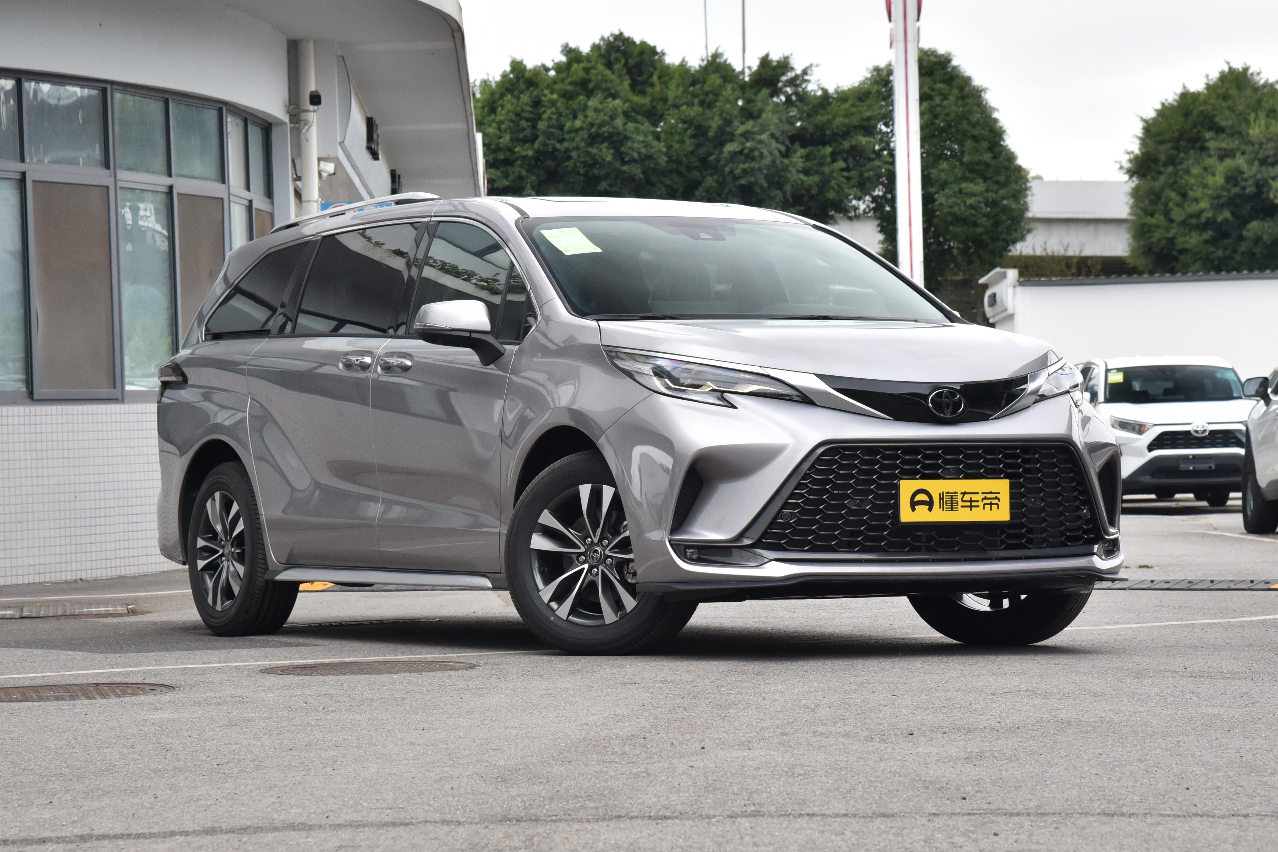 丰田小商务车_一汽丰田格瑞维亚 2026款 智能电混双擎2.5L四驱尊贵PLUS版 _ 丰田MPV 格瑞维亚 外观内饰评测 