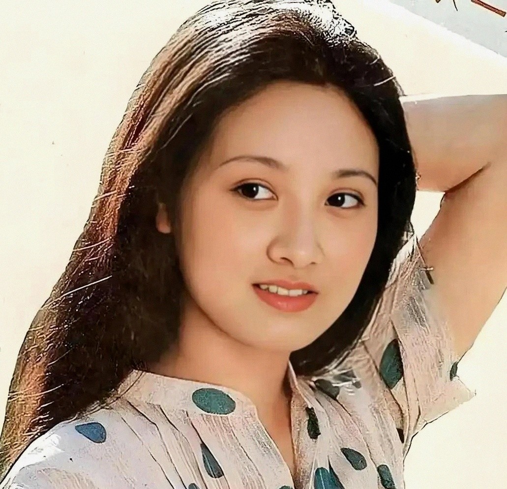 邓婕嫁给张国立条件 继子张默不认她 领养女儿像张国立_张国立与前妻